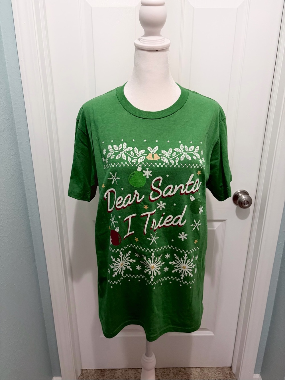 Green Christmas Graphic T-Shirt - Women’s Medium